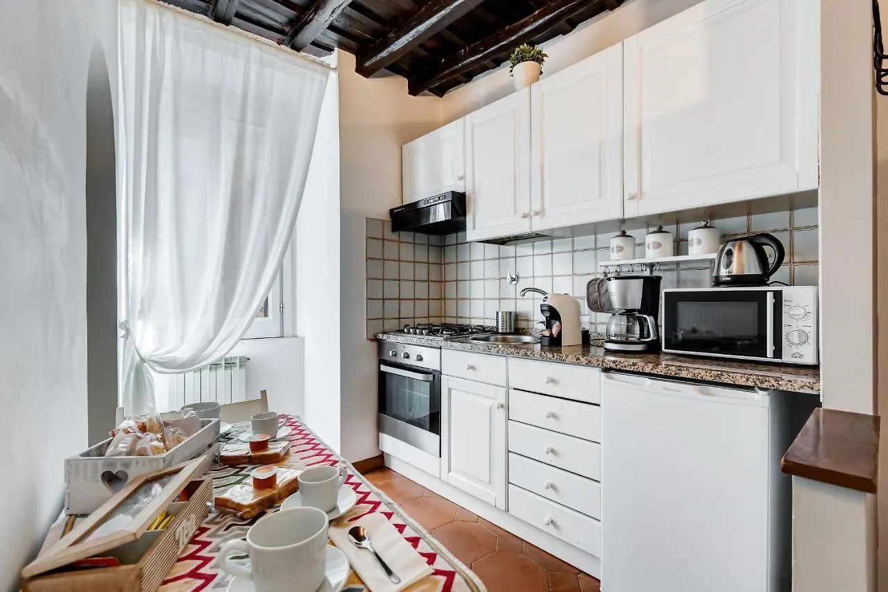 White Coronari Apartment Roma 0*,  Italia