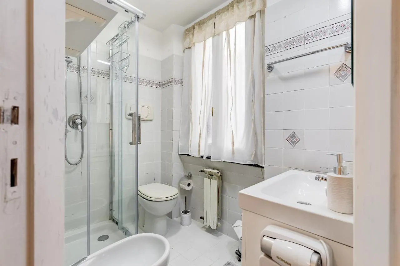 White Coronari Apartment Roma Italia