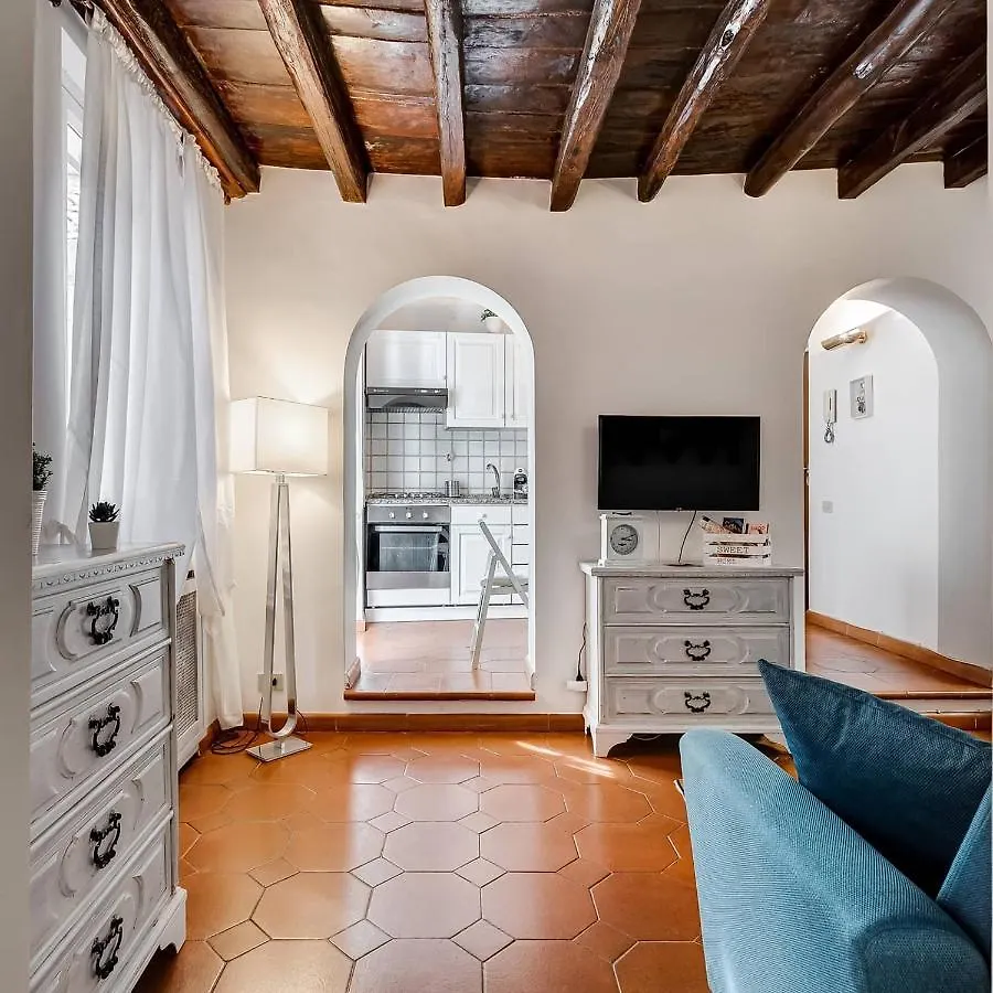 White Coronari Apartment Roma